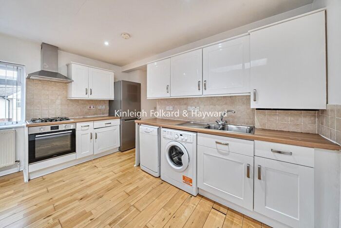 2 Bedroom Flat To Rent In Arragon Gardens, Streatham, London, SW16