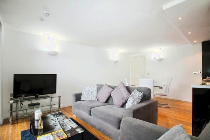 2 Bedroom Apartment To Rent In West Point Wellington Street, Leeds, LS1