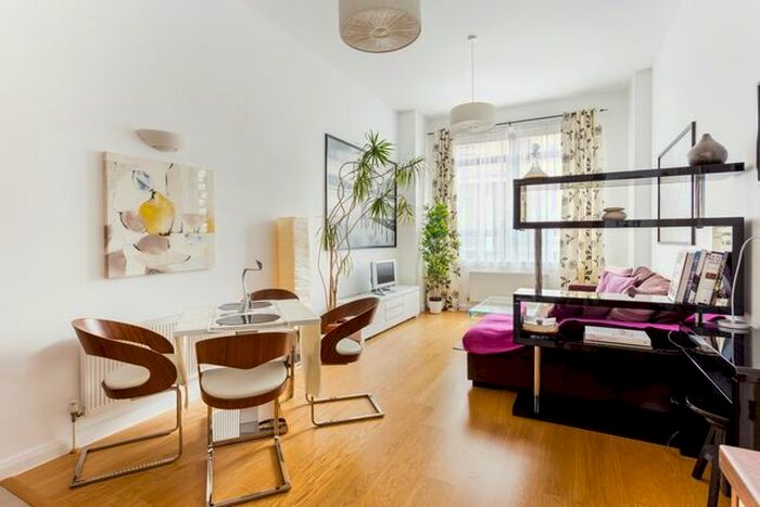 1 Bedroom Flat To Rent In Larden Road, London, W3