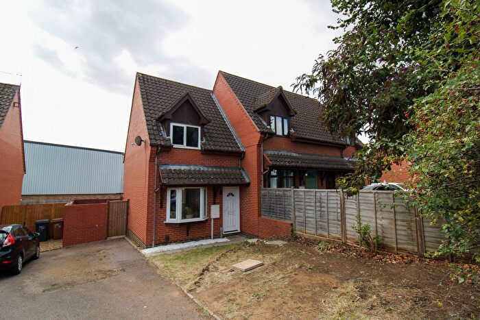 2 Bedroom Semi-Detached House For Sale In Duston Road, Northampton, NN5