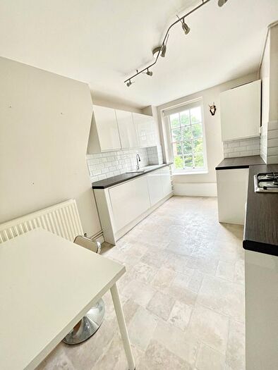 1 Bedroom Flat To Rent In Holloway Road, London, N7