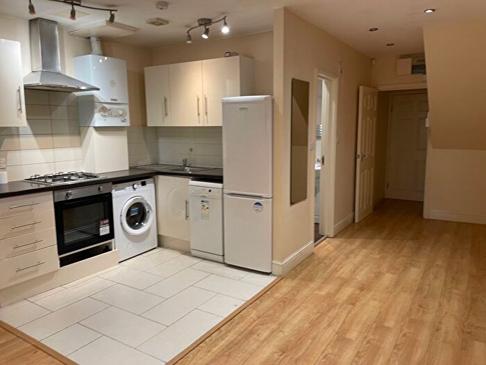 1 Bedroom Flat To Rent In Regents Park Road, London, N3