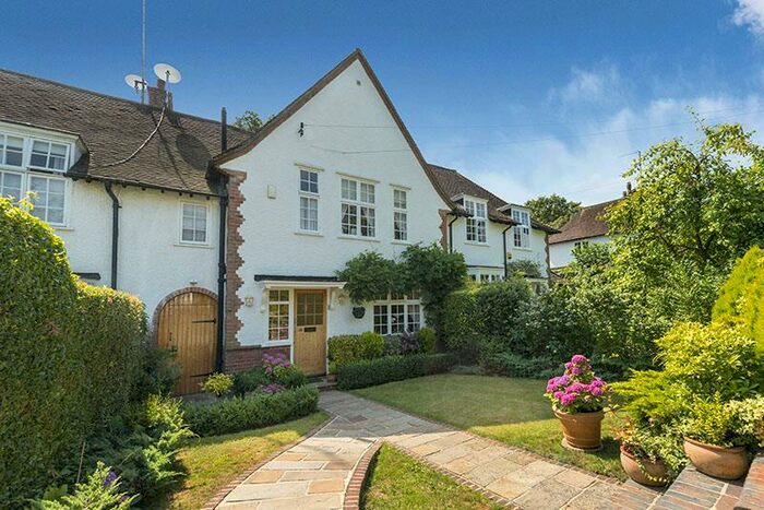 4 Bedroom Semi-Detached House To Rent In Denman Drive South, Hampstead Garden Suburb, NW11