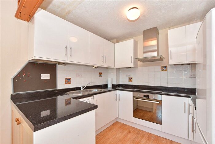 4 Bedroom Terraced House For Sale In High Trees Close, Willesborough, Ashford, Kent, TN24