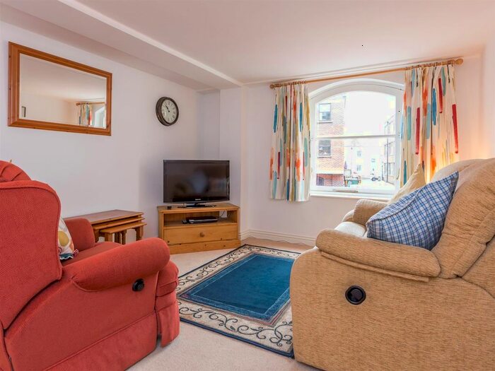 2 Bedroom Town House To Rent In Castle Street, Poole, BH15