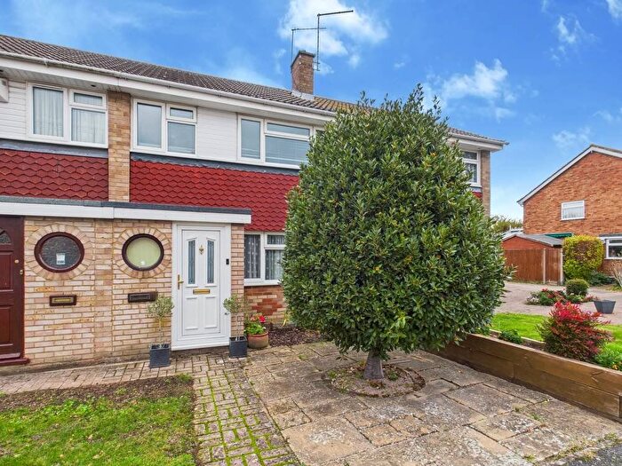 3 Bedroom Terraced House For Sale In West Close, Ashford, Surrey, TW15