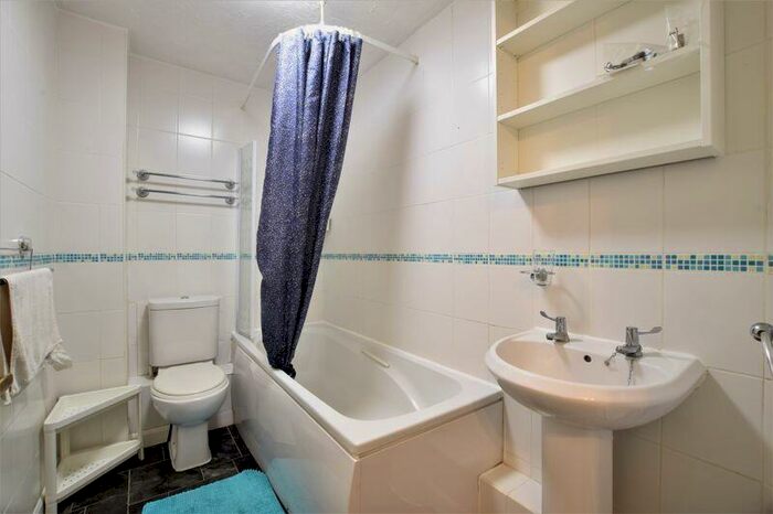 2 Bedroom Apartment To Rent In Paradise Square, City Centre, Oxford, OX1