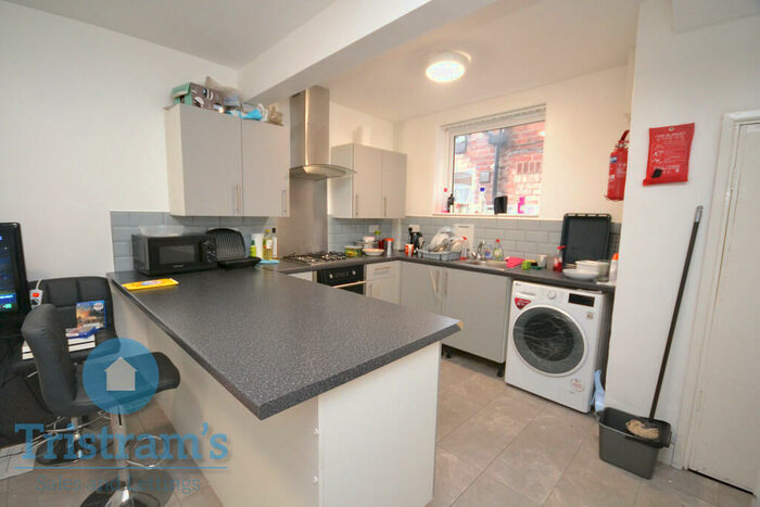 6 Bedroom Semi-Detached House To Rent In Lower Road, Beeston, NG9