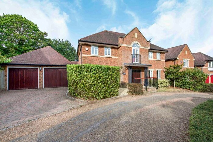 5 Bedroom Detached House To Rent In Caenshill Place, Weybridge, KT13