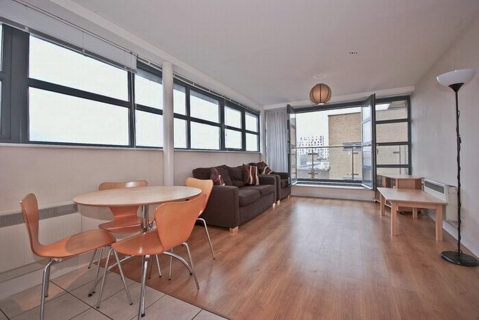 2 Bedroom Flat To Rent In Clapham Park Road, Clapham, SW4