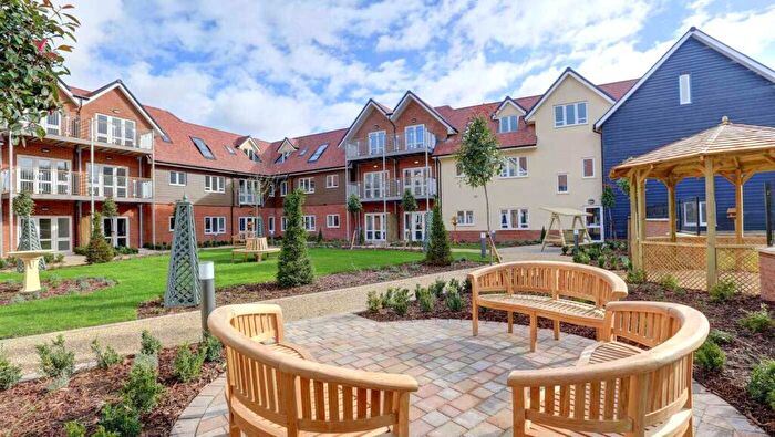 1 Bedroom Apartment For Sale In Redfields Lane, Church Crookham, Fleet, Hampshire, GU52