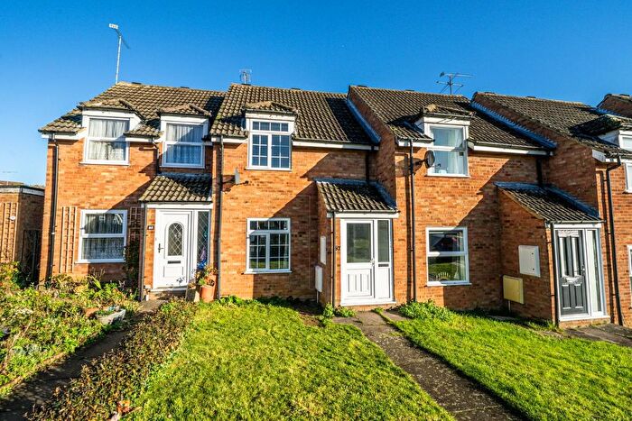 2 Bedroom Terraced House For Sale In Lomond Drive, Linslade, Leighton Buzzard, LU7