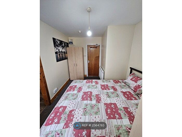 Studio To Rent In St. Pauls Road, London, N17