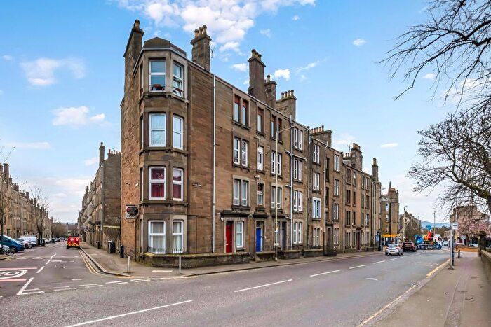 1 Bedroom Flat For Sale In Pitkerro Road, Dundee, DD4