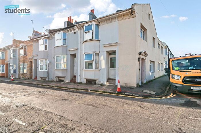 3 Bedroom End Of Terrace House To Rent In St Pauls Street, Brighton, East Sussex, BN2