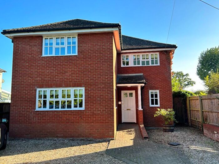 4 Bedroom Detached House To Rent In Cross Street, IP30