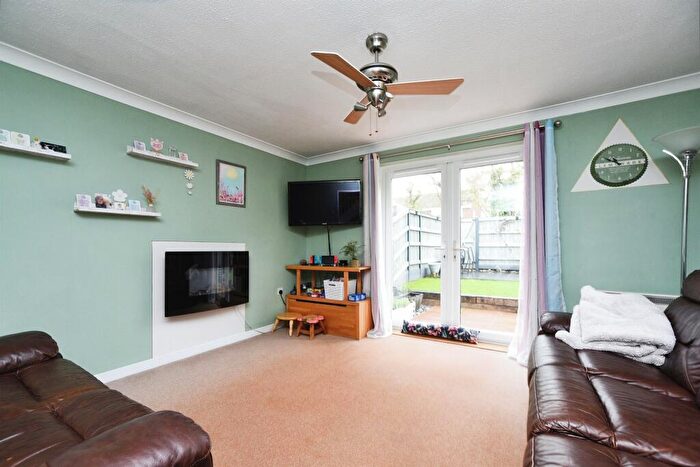 3 Bedroom Terraced House For Sale In Edencroft, Highworth, Swindon, SN6