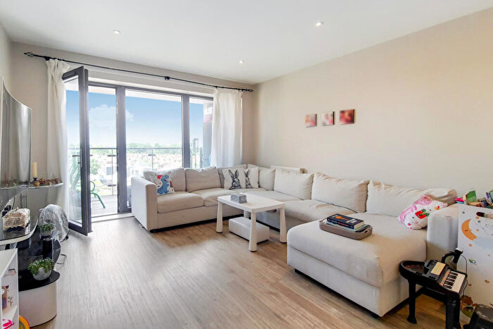 2 Bedroom Flat For Sale In High Street, Sutton, SM1