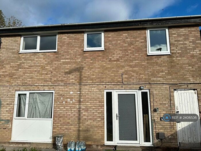 5 Bedroom Semi-Detached House To Rent In Alderley Way, Cramlington, NE23