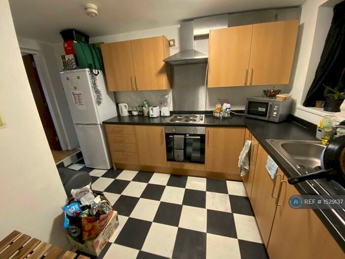 2 Bedroom Flat To Rent In London Road, Sheffield, S2