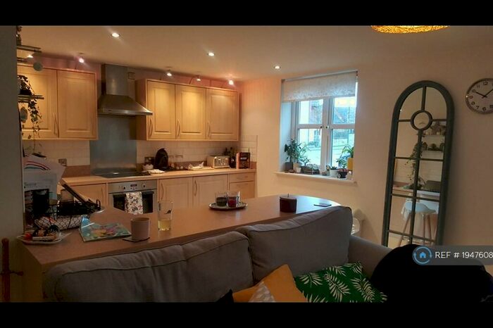 2 Bedroom Flat To Rent In Lister House Ockbrook Drive, Nottingham, NG3