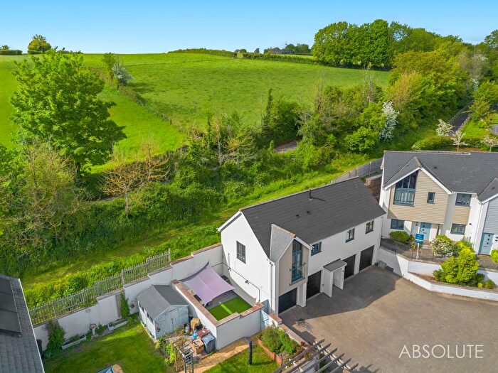 2 Bedroom Detached House For Sale In Plantation Way, Torquay, TQ2