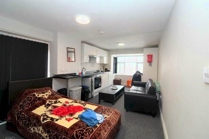 1 Bedroom Flat To Rent In Llantrisant Street, Cardiff, CF24