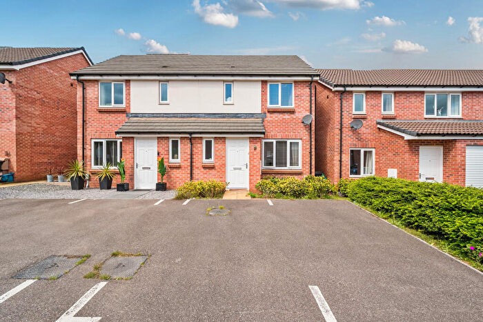 3 Bedroom Semi-Detached House For Sale In Luccombe Oak, Cranbrook, EX5