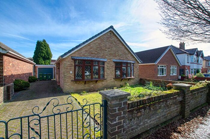 2 Bedroom Bungalow For Sale In Thornhill Avenue, Southampton, SO19