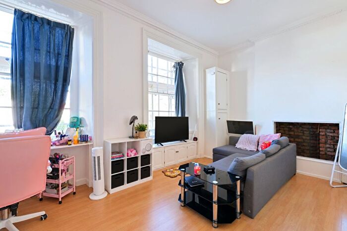 Studio To Rent In Clifton Road, Bristol, Somerset, BS8