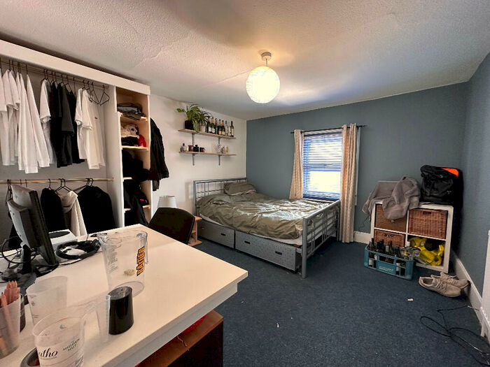 6 Bedroom Semi-Detached House To Rent In Addington Road, Reading, Berkshire, RG1