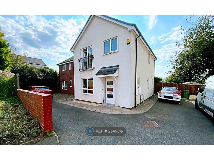 3 Bedroom Semi-Detached House To Rent In Stocking Street, Stourbridge, DY9