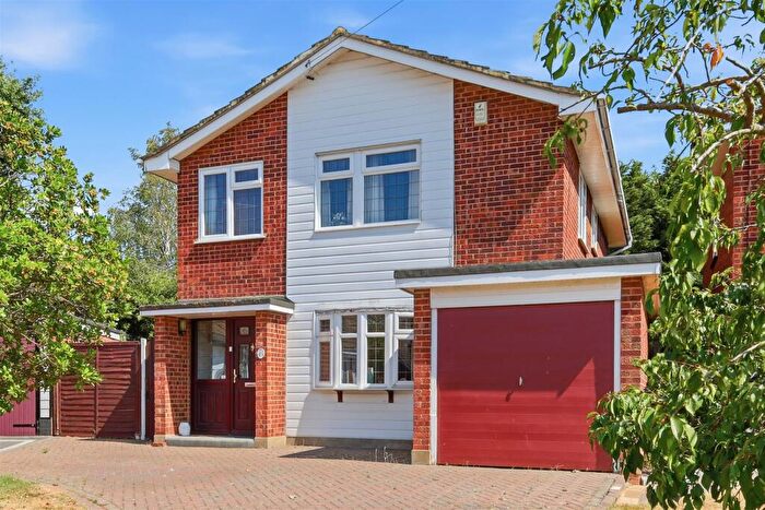 4 Bedroom Detached House For Sale In Tyelands, Billericay, CM12
