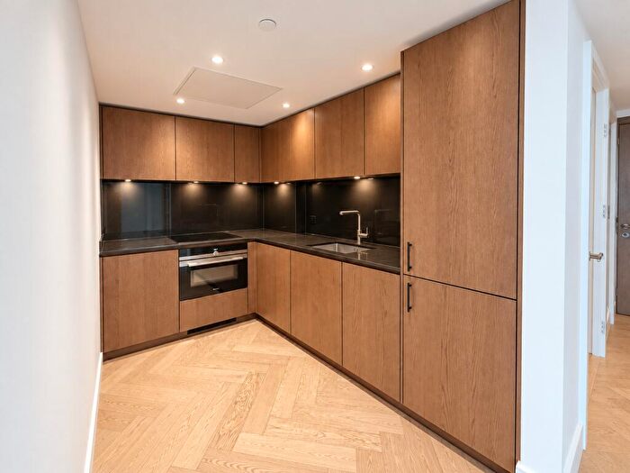 1 Bedroom Apartment To Rent In Landmark Pinnacle, Marsh Wall, London, E14