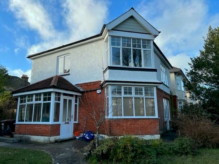 2 Bedroom Flat To Rent In Charminster Avenue, BH9