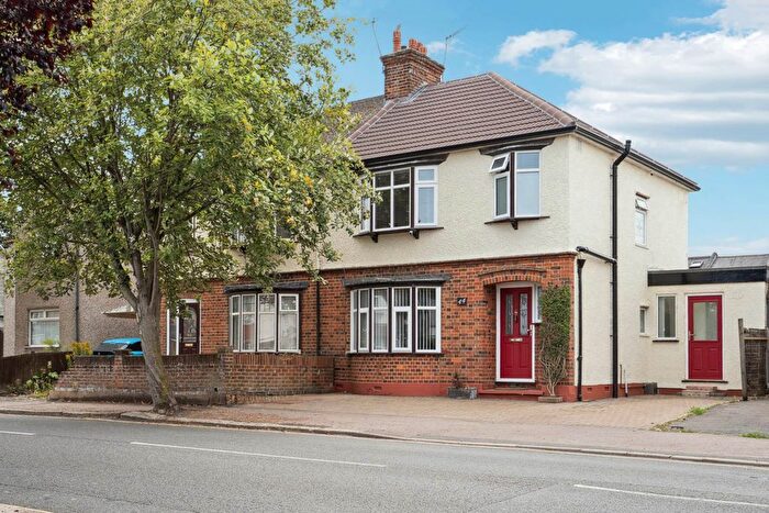 3 Bedroom Semi-Detached House For Sale In Bushey Mill Lane, Watford, WD24