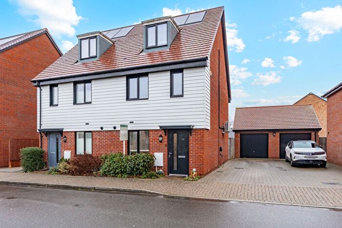 3 Bedroom Semi Detached House For Sale In Hawley Drive, Leybourne, ME19