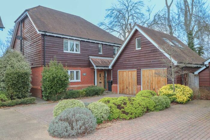 5 Bedroom Detached House To Rent In Field View, SO32