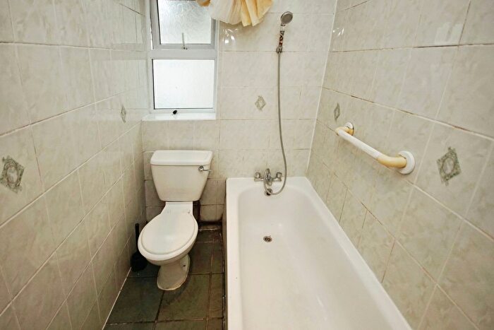 3 Bedroom Terraced House For Sale In Chelsea Park, Easton, Bristol, BS5