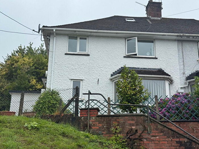 3 Bedroom Semi-Detached House For Sale In Graigwen, Morganstown, Cardiff, CF15