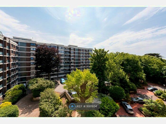 2 Bedroom Flat To Rent In Eaton Manor, Hove, BN3