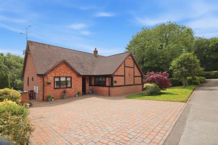 5 Bedroom Detached House For Sale In The Pinfold, Glapwell, Chesterfield, S44