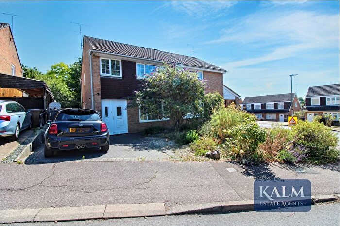 3 Bedroom Semi-Detached House For Sale In Orchard Way, Knebworth, SG3