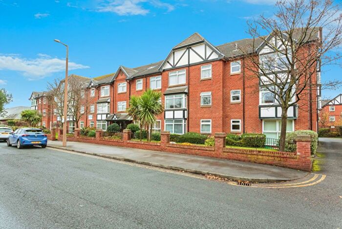 1 Bedroom Flat For Sale In St. Andrews Road North, Lytham St. Annes, Lancashire, FY8