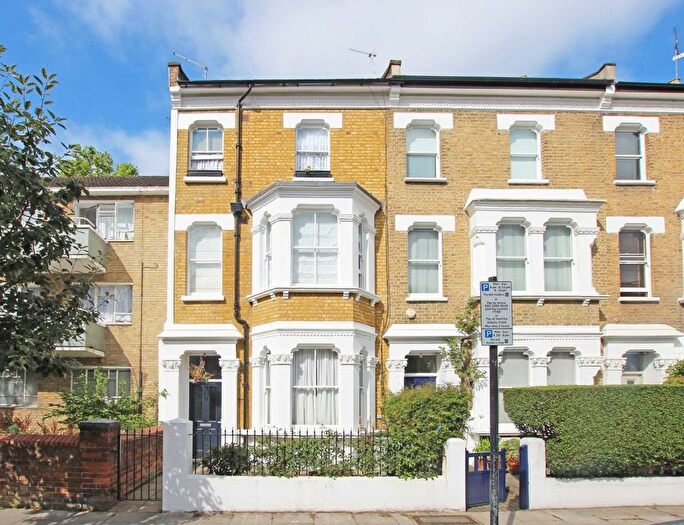2 Bedroom Flat To Rent In Frithville Gardens, Shepherds Bush, W12
