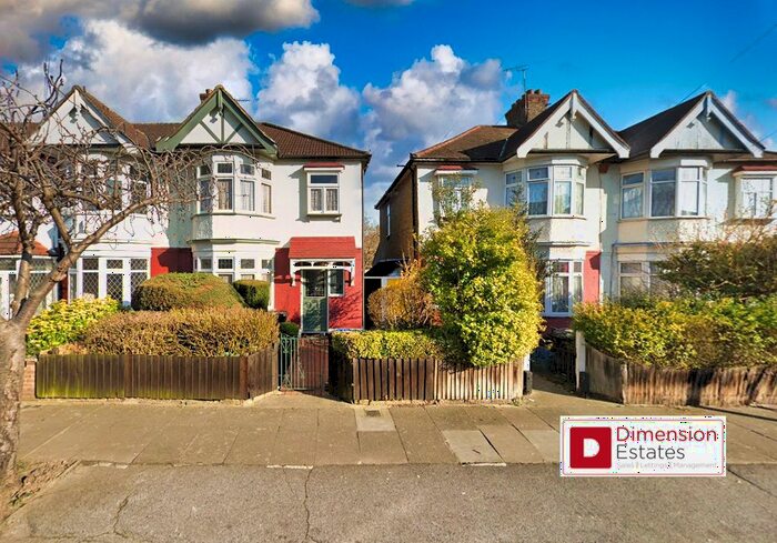 4 Bedroom Terraced House To Rent In Trinity Road, Barkingside, Redbridge, Essex, IG6