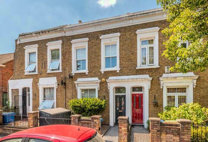 4 Bedroom Semi-Detached House To Rent In Bellenden Rd, Peckham, London, SE15