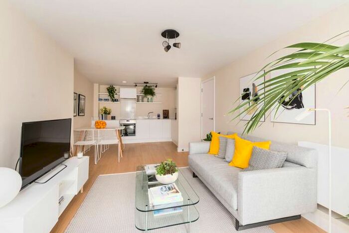 2 Bedroom Flat To Rent In Ebury Street, Belgravia, London, SW1W
