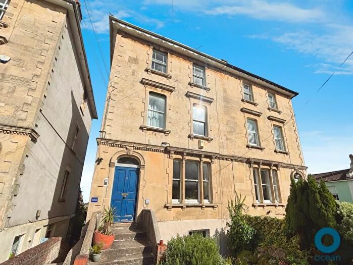2 Bedroom Flat To Rent In Fremantle Road, Cotham, Bristol, BS6