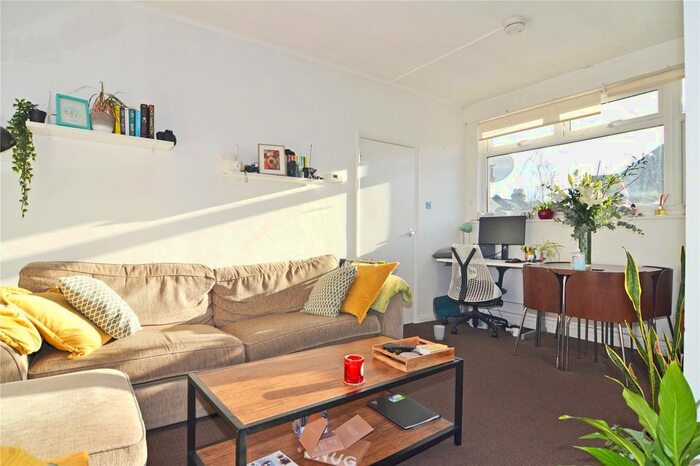 1 Bedroom Flat To Rent In High Street, Teddington, Middlesex, TW11